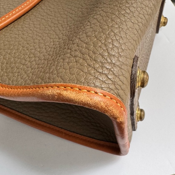Dooney & Bourke Vintage Medium Essex Bag - Picture 3 of 12